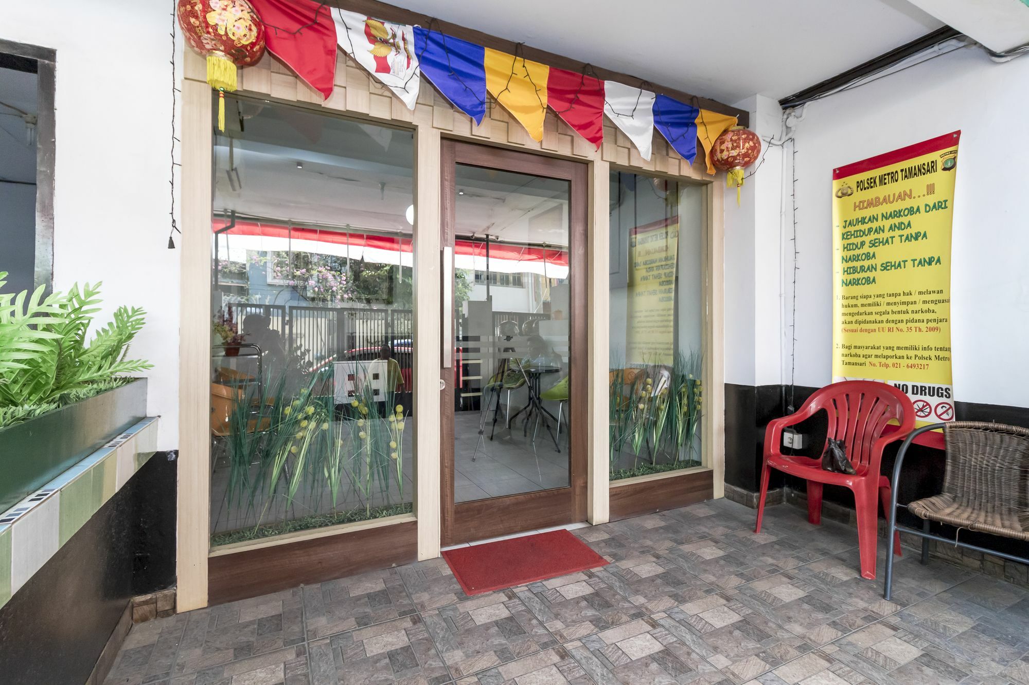 Reddoorz near Gajah Mada Plaza 2 Hotel Jakarta Bagian luar foto